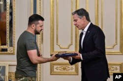 美國國務卿安東尼·布林肯（右）於2022年9月8日在基輔會見烏克蘭總統澤連斯基。