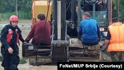 Evakuacija iz poplavljenih područja u Srbiji (FoNet/MUP Srbije)