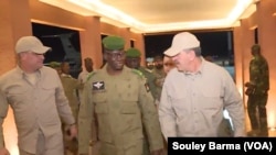 Ganawar ministan tsaron Nijar Janar Salifou Modi da karamin ministan tsaron kasar Rasha Colonel General EVKOUROV LUNUS BEK