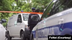 Policija ispred osnovne škole "Vladislav Ribnikar"