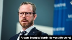 Министерот за одбрана ќе го замени.