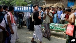 په هند کې هر کال په سلګونو کسان د کورني ارزانه شرابو څښلو له امله مري. 