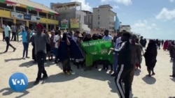 Des milliers de Somaliens dans la rue pour protester contre l'attentat du Lido
