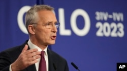 Mkuu wa NATO, Jens Stoltenberg akizungumza na wanahabari wakati alipokuwa Oslo, Norway. June 1, 2023. 