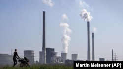 نیروگاه برق در آلمان. آرشیو