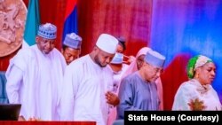 Shugaba Muhammadu Buhari ya gana da dangin fasinhohin jirgin kasa 'yan ta'adda su ka yi garkuwa da su