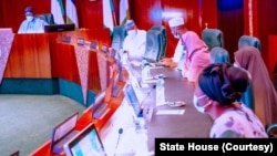 Shugaba Muhammadu Buhari ya gana da dangin fasinhohin jirgin kasa 'yan ta'adda su ka yi garkuwa da su