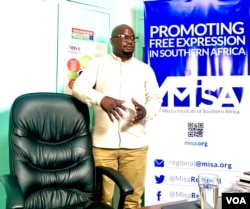 Tabani Moyo, director of the Media Institute for Southern Africa at meeting in Harare, March 04, 2022. (Columbus Mavhunga/VOA)