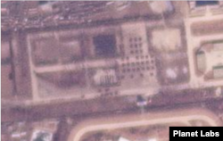 평양 미림비행장 인근 열병식 훈련장의 이달 14일 모습. 병력 대열 약 40개가 훈련장 중심부에 도열해 있다. 사진=Planet Labs