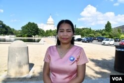 អ្នកស្រី​ ធិត គឹមហ៊ុន ជាប្រធានកិច្ចការស្ត្រីនៃគណបក្សសង្គ្រោះជាតិអាមេរិកនិងក្រៅប្រទេស។ (ម៉ែន គឹមសេង/វីអូអ)