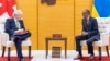 Le projet avait été annoncé il y a un an et demi, à l'époque sous le gouvernement de Boris Johnson, ici avec le président rwandais Paul Kagame.