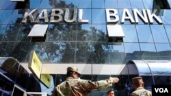 Bank Kabul mengalami krisis karena salah urus.