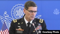 លោក​ឧត្តមសេនីយ៍​កងទ័ព​សហរដ្ឋ​អាមេរិក Joseph Votelដែល​ដឹកនាំ​ទីបញ្ជាការ​ កណ្តាល​សហរដ្ឋ​អាមេរិក បាន​ប្រាប់ទៅកាន់​អ្នកសារព័ត៌មាន។