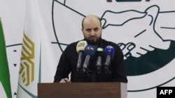 资料照片：穆罕默德·巴希尔在叙利亚反政府武装控制的伊德利卜举行记者会。(2024年11月28日)