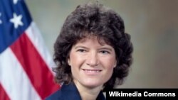 미국 최초의 여성 우주비행사 샐리 크리스틴 라이드. 