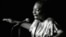Nina Simone se produit au Avery Fisher Hall de New York le 27 juin 1985.