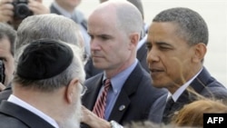 Prezident Obama bugun Nyu-Yorkda, 2001 yil 11 sentabr xurujiga atab qo’yilgan yodroglik poyiga gulchambar qo’yadi. Biroq marosim dabdabasiz o’tishi kutilmoqda.