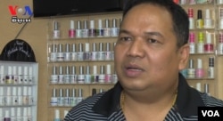 លោកគង់ ច័ន្ទសុគន្ធ ម្ចាស់ហាងធ្វើក្រចក Star Nails