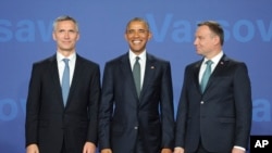 Єнс Столтенберґ, Барак Обама та Анджей Дуда на саміті НАТО у Варшаві.