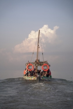 Perahu Flipflopi berlayar dari perairan Kenya menuju Uganda, 11 Maret 2021. (Facebook: The Flipflopi Project)