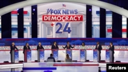 共和黨總統競選參選人參加威斯康星州密爾沃基舉行的首場共和黨總統初選辯論。(2023年8月23日)