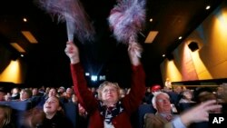 美國亞利桑那州民眾2018年1月30日為總統國情咨文喝彩（美聯社）