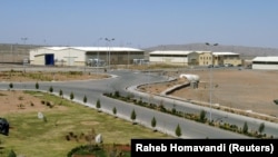 Fasilitas pengayaan uranium, Natanz, sekitar 250 km arah selatan dari Ibu Kota Iran, Teheran, 30 Maret 2005. (Foto: Raheb Homavandi/Reuters)