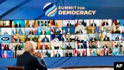 Prezident Bayden Oq uyda Demokratiya uchun sammitni boshqarmoqda, Vashington, 9-dekabr, 2021 