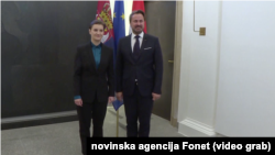 Premijerka Srbije Ana Brnabić sa premijerom Luskemburga Gzavijerom Betelom, Foto: video grab 