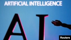 За повідомленнями, Міністерство оборони США вже експериментує з ботами зі штучним інтелектом, які можуть керувати модифікованим винищувачем F-16, а Росія випробовує автономні транспортні засоби, схожі на танки.
