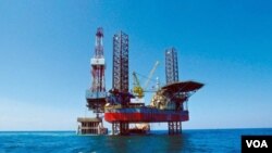 Ladang minyak di Teluk Bohai yang dioperasikan oleh ConocoHillips dan CNOOC, Perusahaan Minyak Lepas Pantai Nasional Tiongkok.
