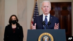 Presiden AS Joe Biden memberikan pidato didampingi Wapres Kamala Harris (foto: dok). 