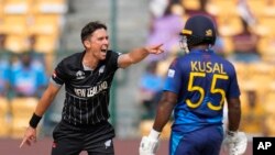 د نیو زیلنډ توپ اچوونکي ټرینټ بولټ په ۱۰ اورونو کې سري لانکا ته یوازې ۳۷ منډې ورکړې، درې لوبغاړي یې وسوځول او ددې لوبې تر ټولو غوره لوبغاړی شو. 