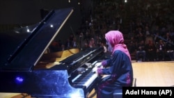 Palestian Pianist Yara Thabit