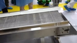 Burkina : une réfugiée produit des farines enrichies pour les enfants