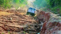 Produtos apodrecem por corte de estrada no Uige - 2:43