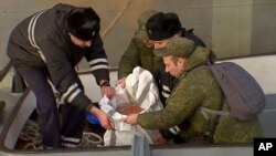 កាល​ពី​ថ្ងៃអង្គារ​ទី២៧​ ធ្នូ​ ២០១៦ ស្ថានីយ​ទូរទស្សន៍​ Russian Rossiya One TV បាន​បង្ហាញរូប​ភាព​ដែល​ទាហាន​នៃ​ក្រសួង​កិច្ចការ​អាសន្នកំពុងច្រក​ម៉ាស៊ីន​រក្សា​ទិន្នន័យ​យន្តហោះ​ដែល​បាន​ធ្លាក់នៅ​ក្រៅ​ក្រុង​ Sochi ប្រទេស​រុស្ស៊ី។