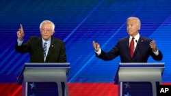 Sanders i Biden u demokratskoj debati u Houstonu, 12. septembar 2019. Foto: AP Photo/David J. Phillip