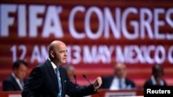 Le président de la FIFA, Gianni Infantino, prononce un discours lors du 66e Congrès de la FIFA à Mexico, au Mexique, 13 mai 2016. REUTERS / Edgard Garrido