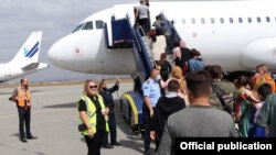 بریتانیې ویلي چې شاوخوا ۲۰ زره افغانان به د دې پروګرام د لارې دې هیواد ته ولیږدول شي. 