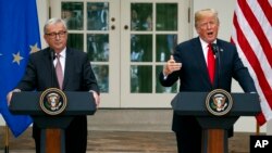 Predsjednik SAD Donald Trump i predsjednik Evropske komisije Jean Claode Junker na zajedničkoj konferenciji za novinare u Bijeloj kući (Foto: AP/Evan Vucci)