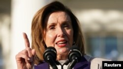 美國國會眾議院議長佩洛西2022年12月13日在白宮出席拜登總統簽署《尊重婚姻法》的儀式並發表講話。