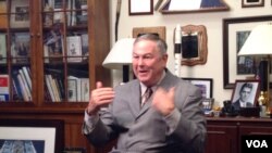 Formula-1 in sabiq sürücüsü avstraliyalı Mark Vebber şampan şərabını "Red Bulls"dan Daniel Rikardonun ayaqqabısından içir<br />
<br />
<br />
<br />
&nbsp;