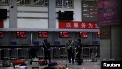 昆明火車站襲擊現場過後一片凌亂